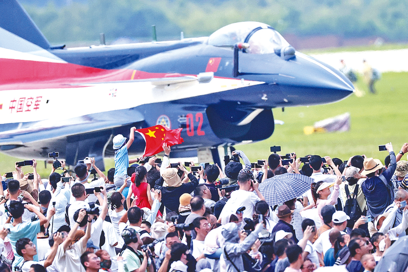 富士被大鸡巴操穴视频完整长春航空展迎来首个公众日